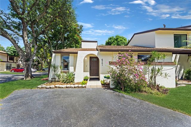 6701 SW 129th Ct, Miami, FL 33183