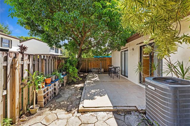 6701 SW 129th Ct, Miami, FL 33183