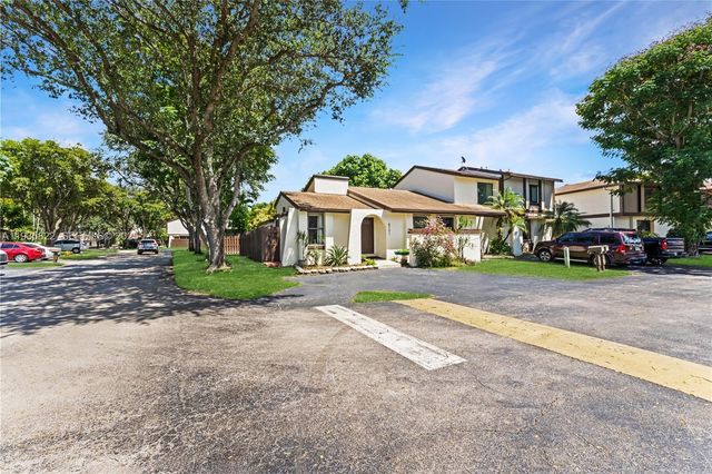6701 SW 129th Ct, Miami, FL 33183