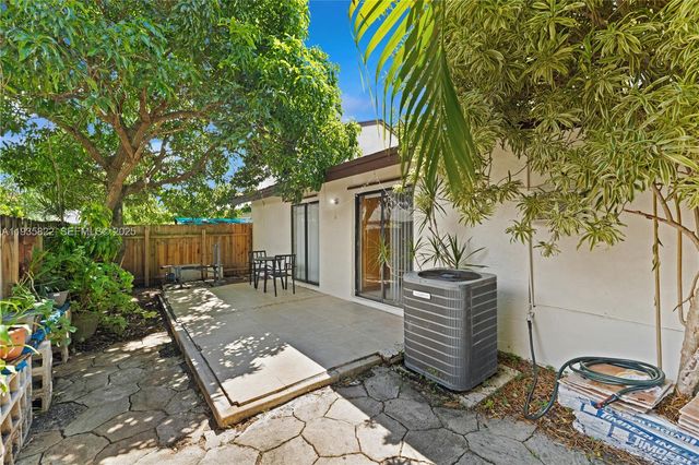 6701 SW 129th Ct, Miami, FL 33183