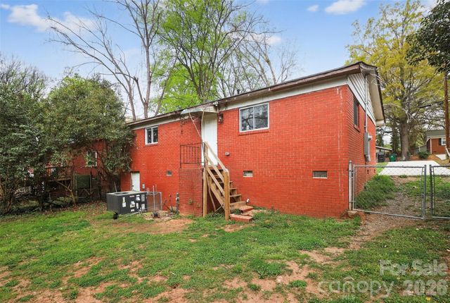 1019 Lewiston Avenue, Charlotte, NC 28208