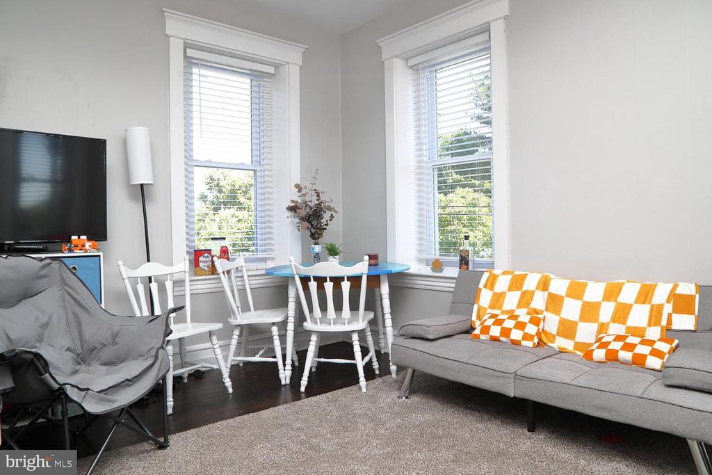 402 N GEORGE ST, Millersville, PA 17551