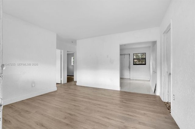 1360 NW 117th St, Miami, FL 33167