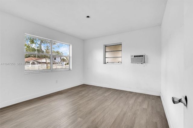 1360 NW 117th St, Miami, FL 33167