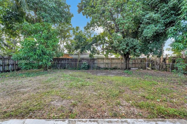 1360 NW 117th St, Miami, FL 33167