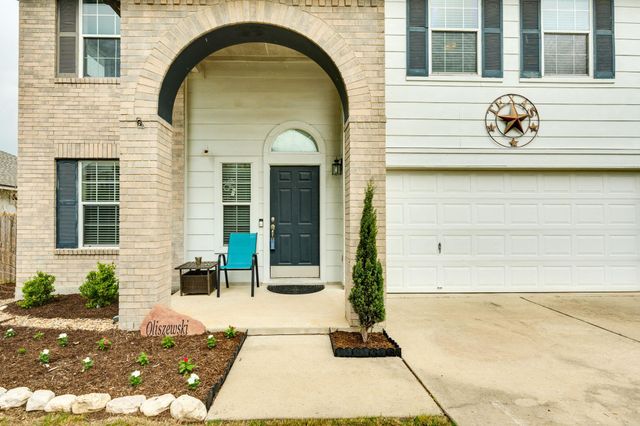127 Saint Marys DR, Hutto, TX 78634