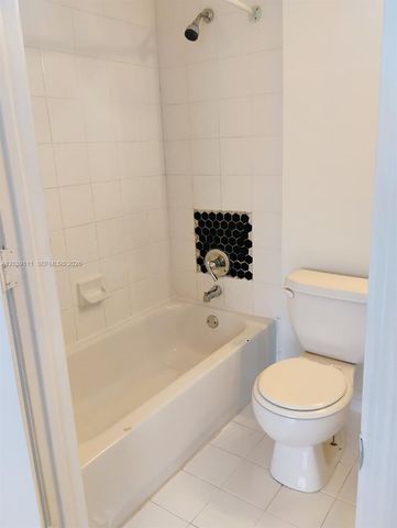 5725 NW 114th Path 107, Doral, FL 33178