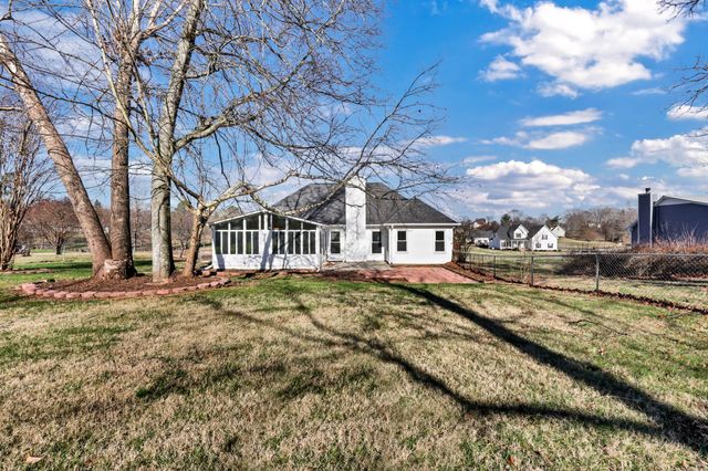 418 Martin Rd, Clarksville, TN 37042