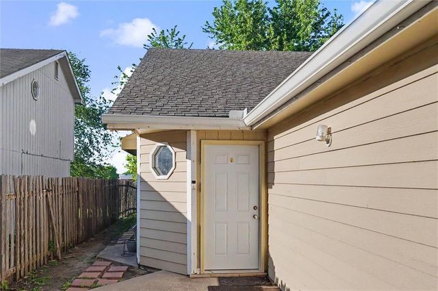 4013 Overland Drive, Lawrence, KS 66049