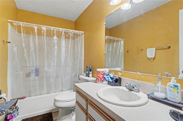 4013 Overland Drive, Lawrence, KS 66049