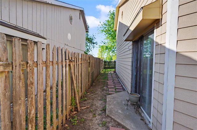 4013 Overland Drive, Lawrence, KS 66049