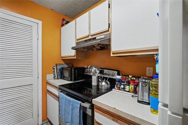 4013 Overland Drive, Lawrence, KS 66049