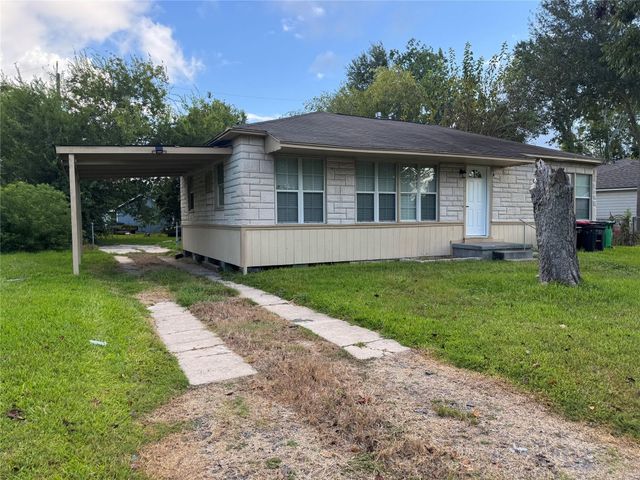 1221 Parkway Street, Baytown, TX 77520