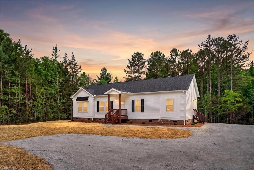 2591 Hopewell Friends Road, Asheboro, NC 27205