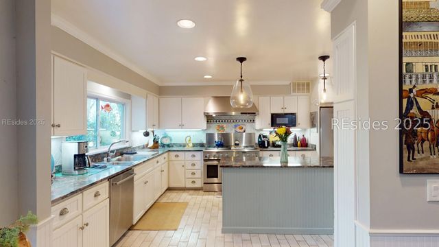 22 Sovereign Dr, Hilton Head Island, SC 29928