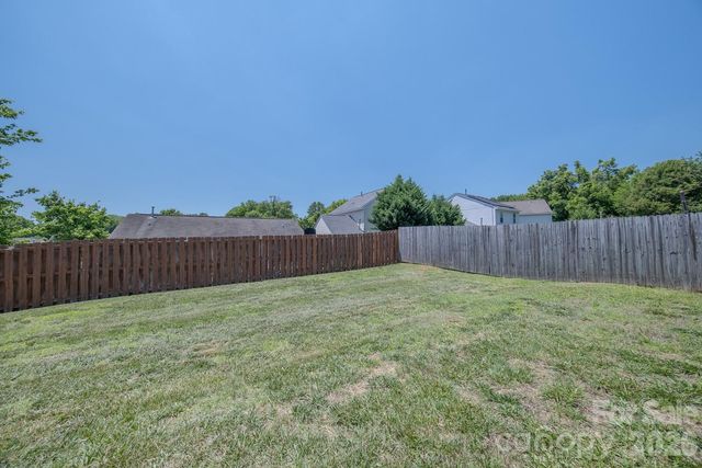 3003 Fairglen Road, Charlotte, NC 28269