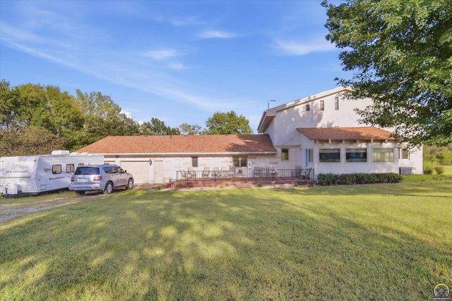 2929 SW Lagito DR, Topeka, KS 66614