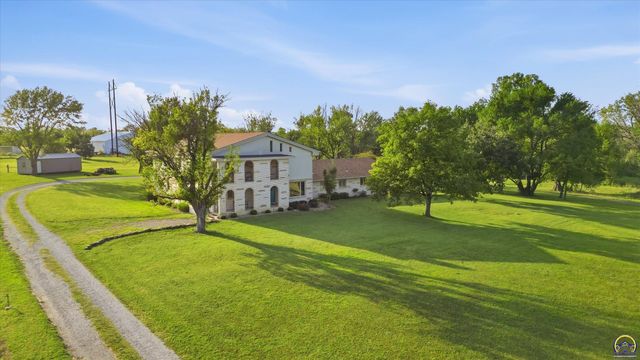 2929 SW Lagito DR, Topeka, KS 66614