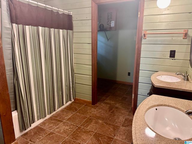 1070 MOUNTAIN LAKE ROAD, Warrior, AL 35180