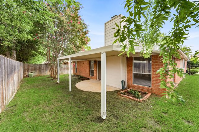 6916 Indiana Avenue, Fort Worth, TX 76137