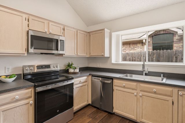 6916 Indiana Avenue, Fort Worth, TX 76137