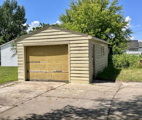 906 20th STREET, Two Rivers, WI 54241