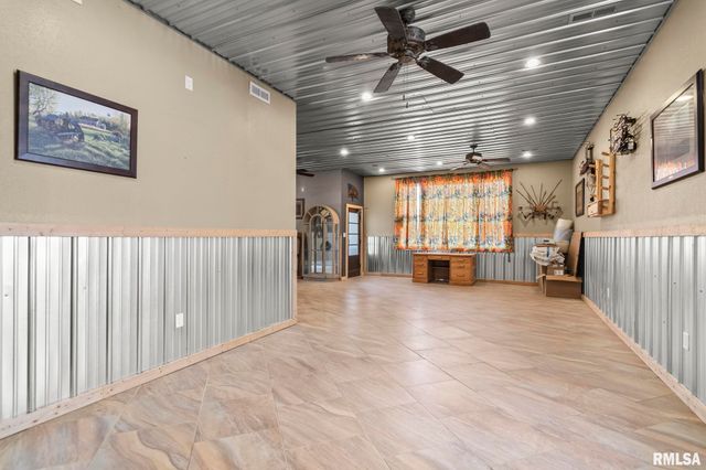 240 N WASHINGTON Street, Taylorville, IL 62568