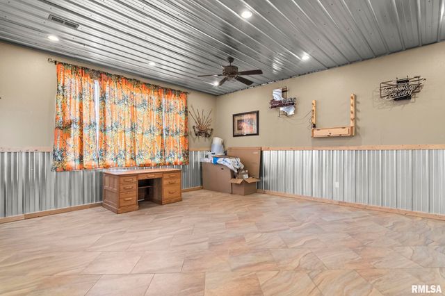 240 N WASHINGTON Street, Taylorville, IL 62568