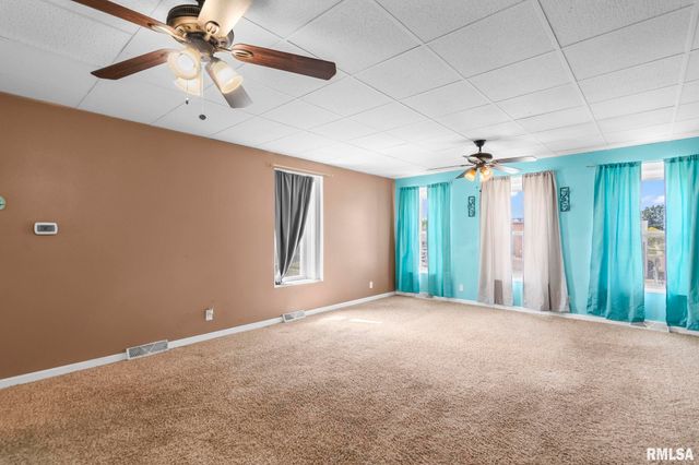 240 N WASHINGTON Street, Taylorville, IL 62568