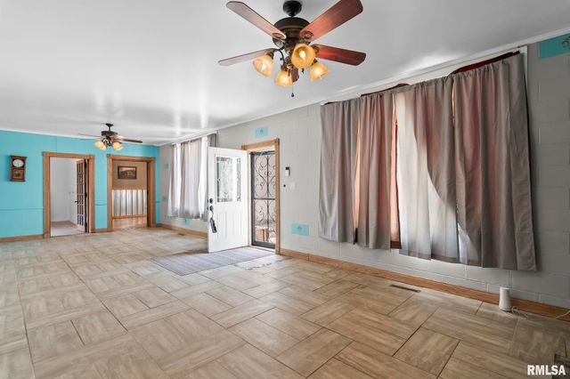 240 N WASHINGTON Street, Taylorville, IL 62568