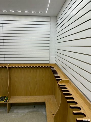 240 N WASHINGTON Street, Taylorville, IL 62568