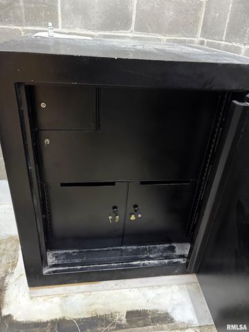 240 N WASHINGTON Street, Taylorville, IL 62568