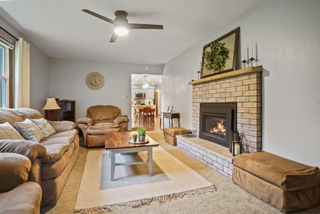 S56W23550 Maplewood TERRACE, Waukesha, WI 53189