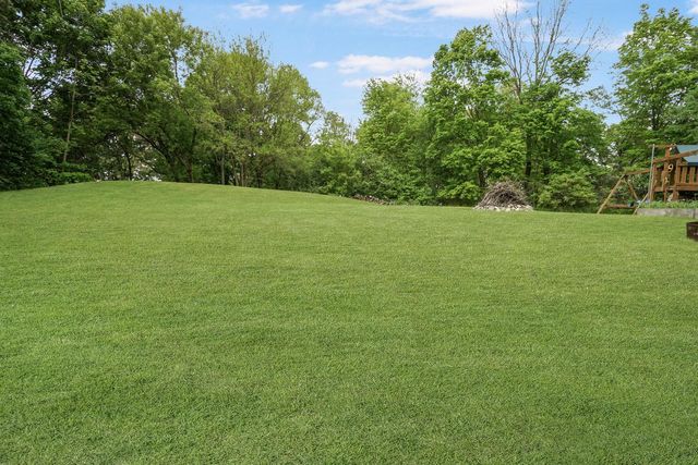 S56W23550 Maplewood TERRACE, Waukesha, WI 53189