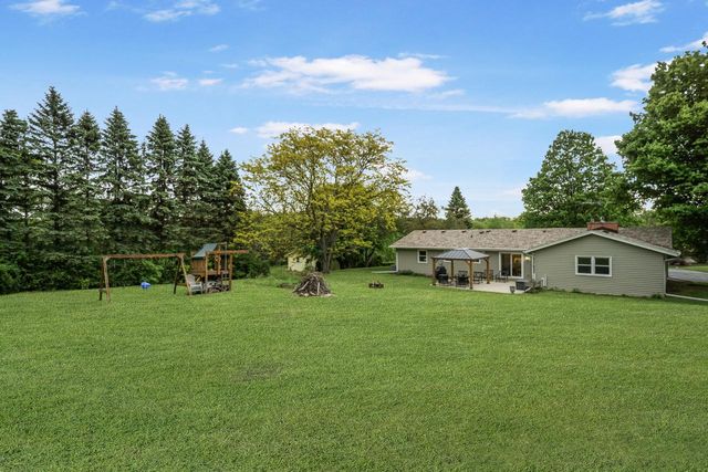 S56W23550 Maplewood TERRACE, Waukesha, WI 53189