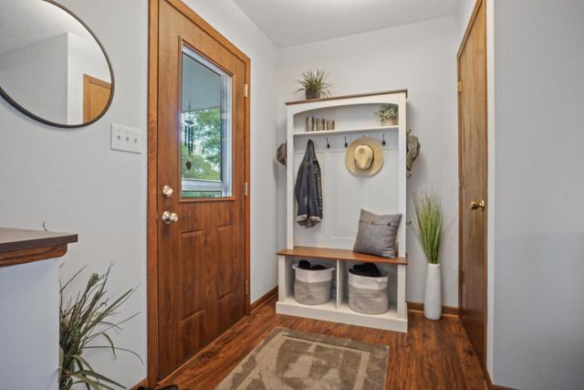 S56W23550 Maplewood TERRACE, Waukesha, WI 53189