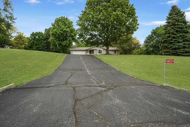 S56W23550 Maplewood TERRACE, Waukesha, WI 53189