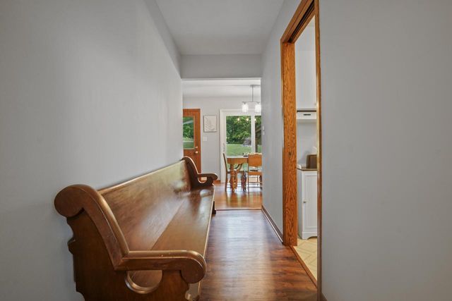 S56W23550 Maplewood TERRACE, Waukesha, WI 53189