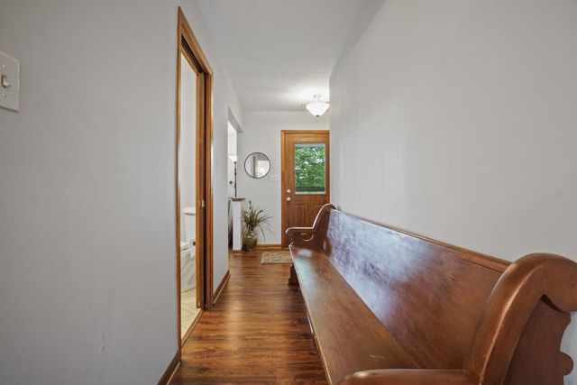 S56W23550 Maplewood TERRACE, Waukesha, WI 53189