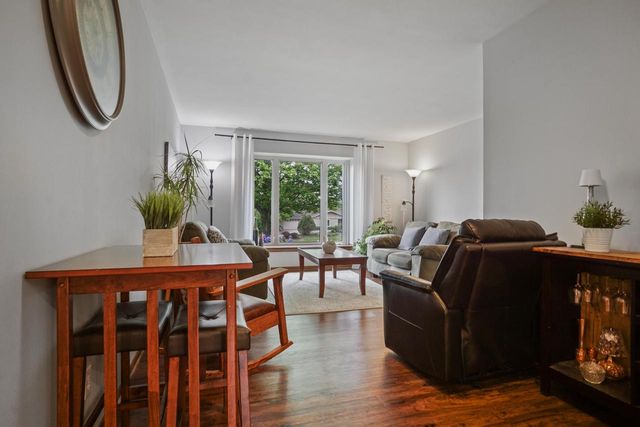 S56W23550 Maplewood TERRACE, Waukesha, WI 53189