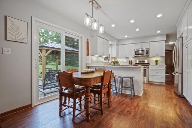 S56W23550 Maplewood TERRACE, Waukesha, WI 53189