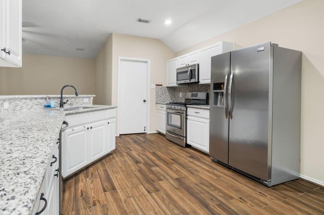 26 S Vesper Bend Circle, The Woodlands, TX 77382