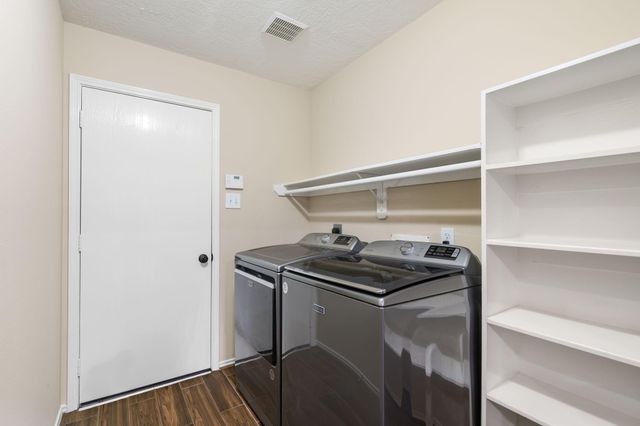 26 S Vesper Bend Circle, The Woodlands, TX 77382