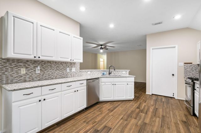 26 S Vesper Bend Circle, The Woodlands, TX 77382