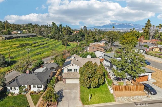 1016 La Feliz, Redlands, CA 92373