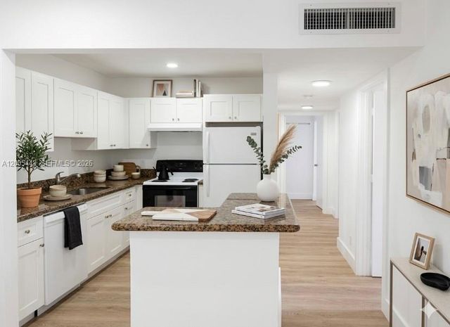 9006 SW 137th St 18, Miami, FL 33176