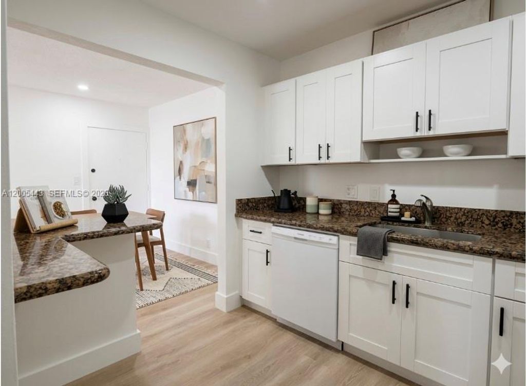 9006 SW 137th St 18, Miami, FL 33176