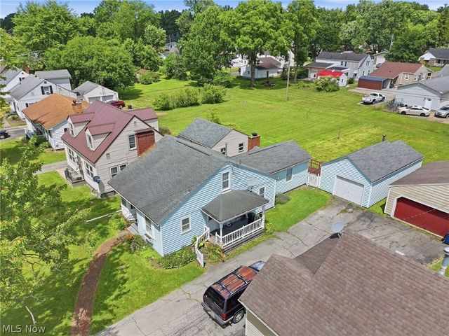 36 N Pearl Street, Columbiana, OH 44408