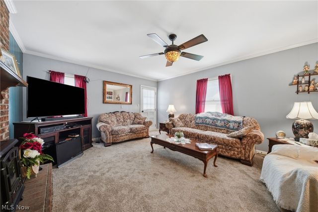36 N Pearl Street, Columbiana, OH 44408