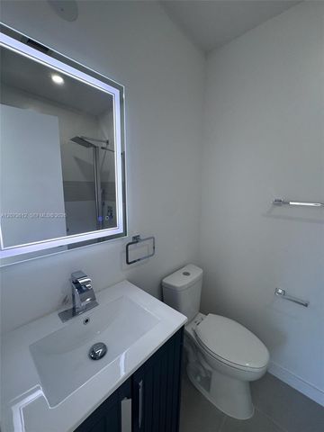 2855 Royal Palm Avenue 4, Miami Beach, FL 33140